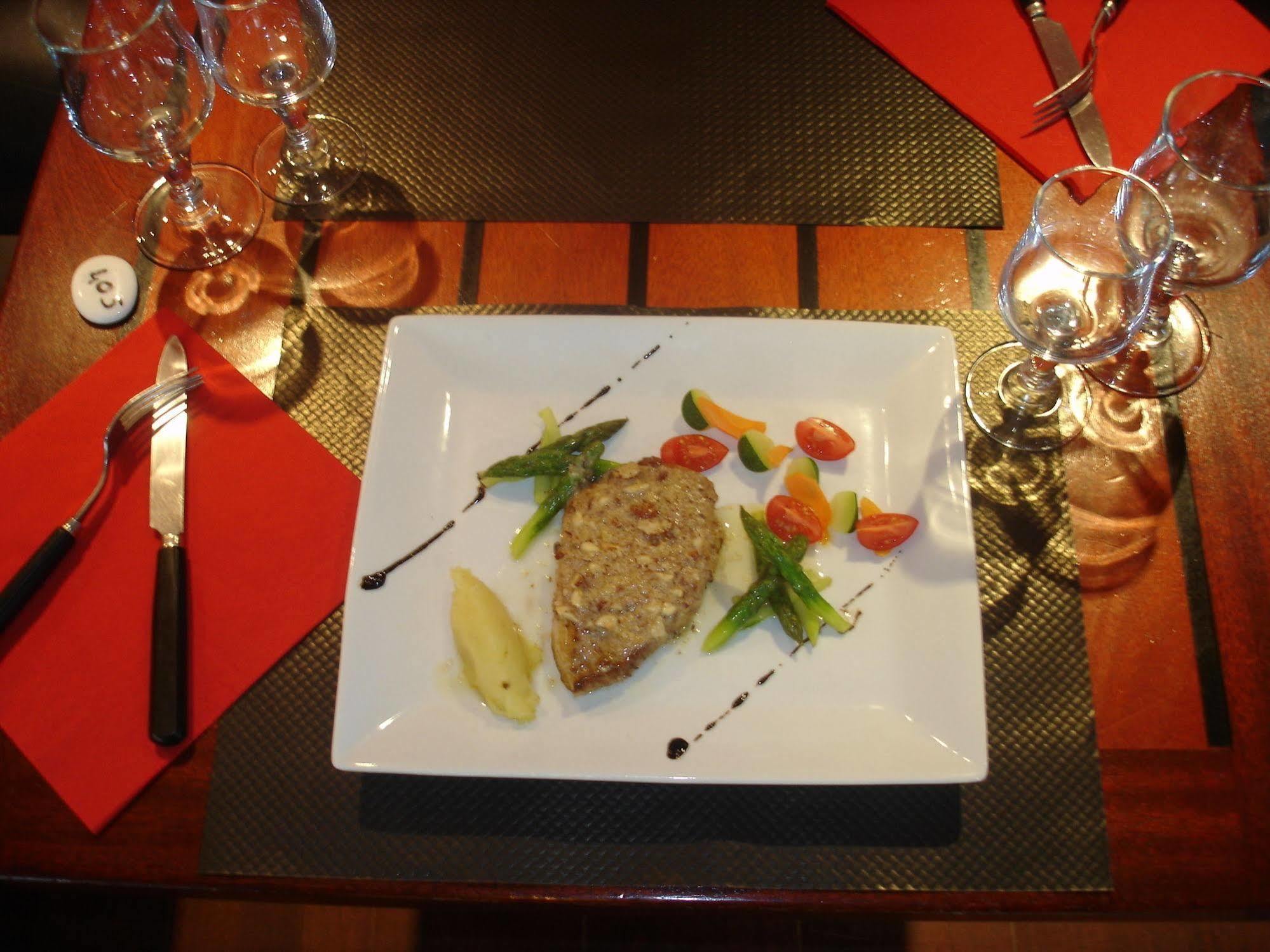 Hotel Des Sables Blancs Douarnenez Exteriör bild